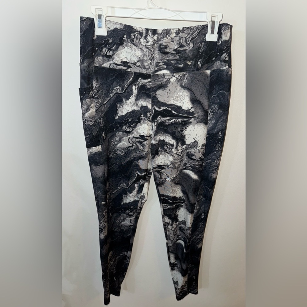 Zone Pro Size L Active-Wear Stretch
Leggings High Waist Cell Phone Pocket